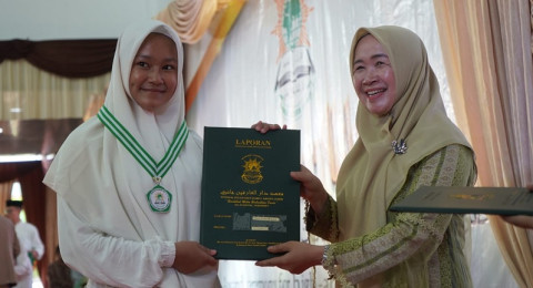 Hesti Haris Puji Peran Ponpes Darul Arifin Bentuk Generasi Berakhlak dan Berprestasi